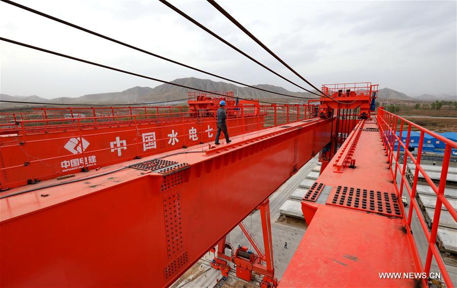 الصورة: بناء السكك الحديدية فائقة السرعة تربط بين بكين وتشانغجياكو