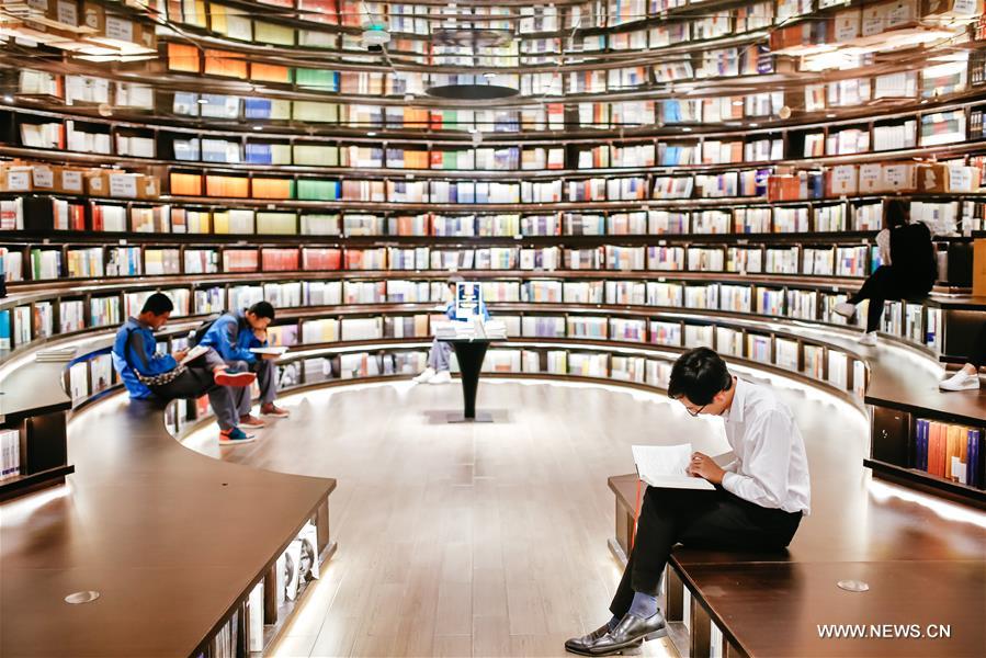 الصورة : يوم القراءة العالمي : مكاتب متميزة تتحول لمعالم ثقافية جديدة في الصين 
