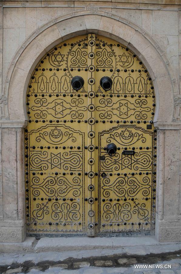 الصورة: "مدينة تونس العتيقة" إحدى مواقع التراث العالمي لليونسكو
