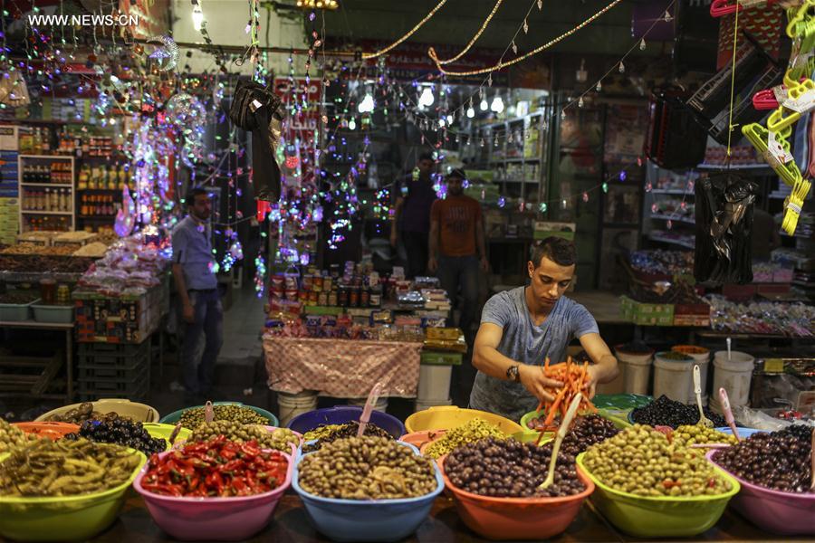 الصورة: غزة تستقبل شهر رمضان الكريم