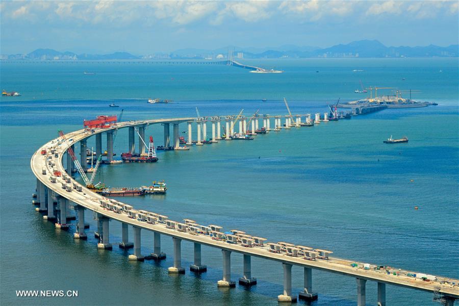 الصورة: عمليات بناء الجسر الرابط بين هونغ كونغ وتشوهاي وماكاو 