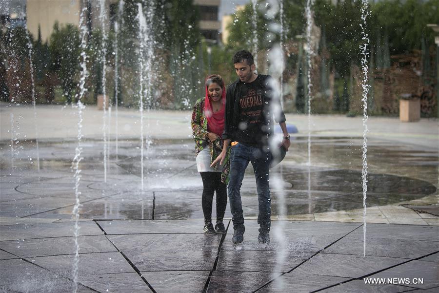 الصورة: إيران تشهد ارتفاعا شديدا في درجات الحرارة