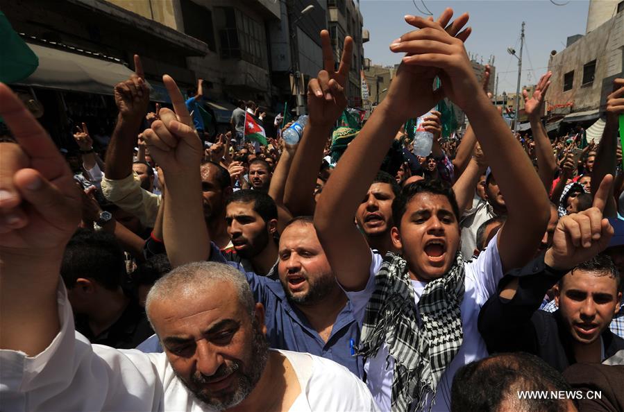 الصورة: عشرات الألاف في الأردن يتظاهرون ضد الإجراءات الإسرائيلية في المسجد الأقصى