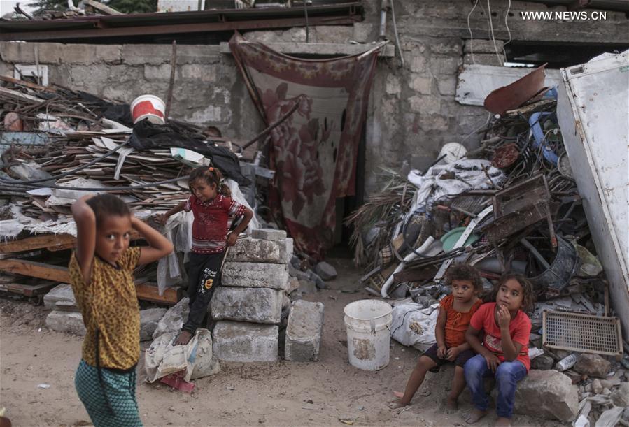 الصورة: 1.2 مليون لاجئ فلسطيني في مخيمات غزة