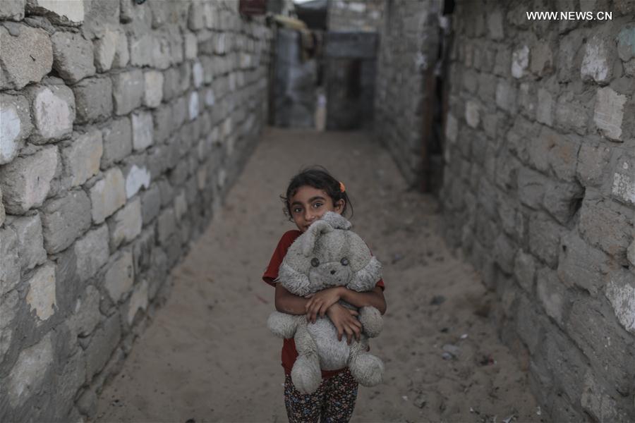 الصورة: 1.2 مليون لاجئ فلسطيني في مخيمات غزة