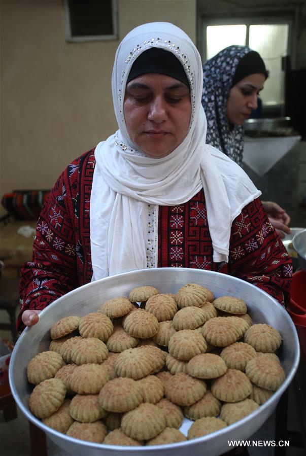 الصورة: "كعك العيد" في نابلس استعدادًا لعيد الأضحى