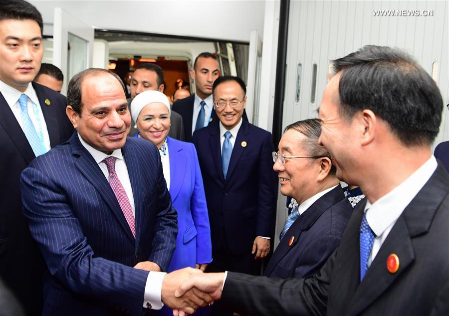 الصورة: وصول الرئيس المصري إلى شيامن للمشاركة في حوار استراتيجي حول تنمية الأسواق  الناشئة والدول النامية 