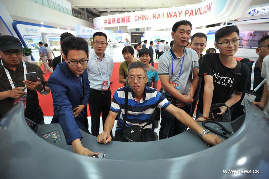 الصورة: معرض منجزات تكنولوجيا السكك الحديد الفائقة السرعة الصينية