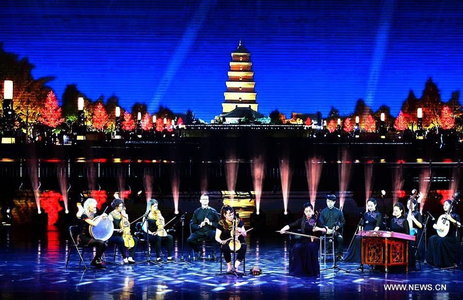 الصورة: افتتاح الدورة الرابعة لمهرجان طريق الحرير للفن الدولي في مدينة شيآن 