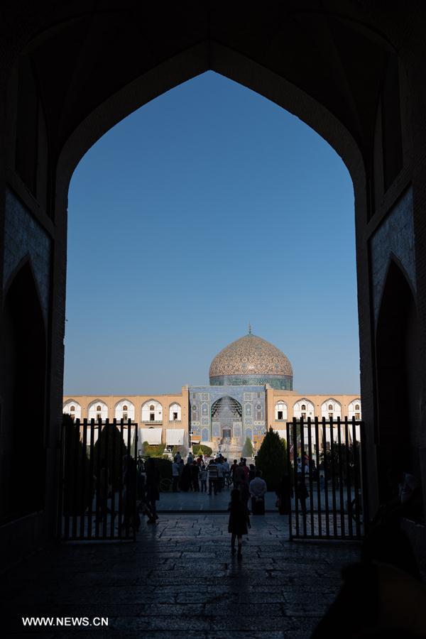 الصورة: "ميدان الإمام" في أصفهان من أشهر الأماكن التاريخية في إيران