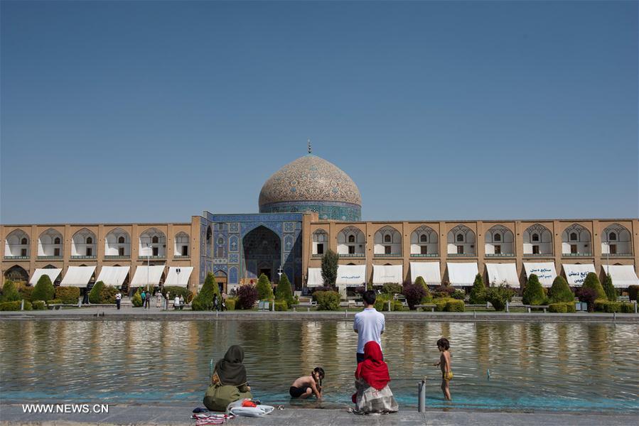 الصورة: "ميدان الإمام" في أصفهان من أشهر الأماكن التاريخية في إيران