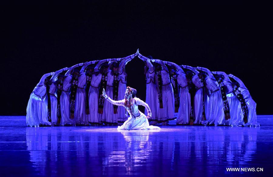 الصورة: افتتاح الدورة الثانية للعرض الفني الصيني الدولي للرقص المنغولي 