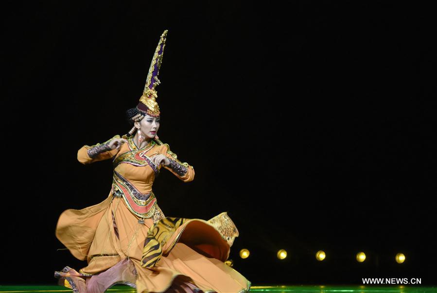الصورة: افتتاح الدورة الثانية للعرض الفني الصيني الدولي للرقص المنغولي 