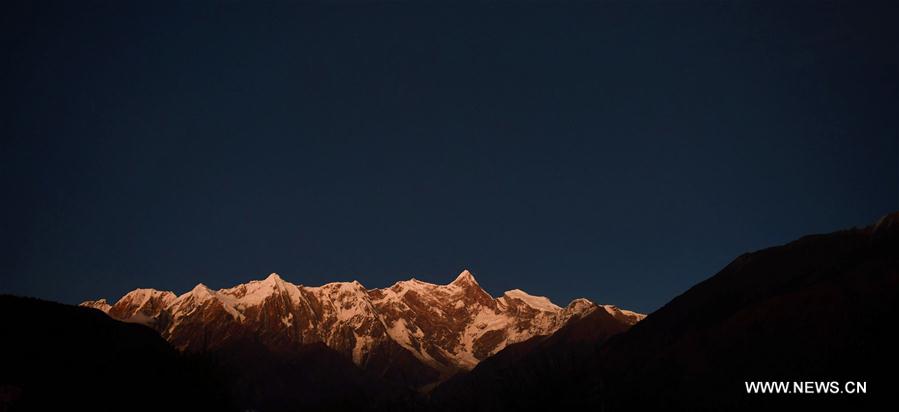 الصورة: جبل نانجياباوا ... أعلى جبال منطقة التبت وأروعها