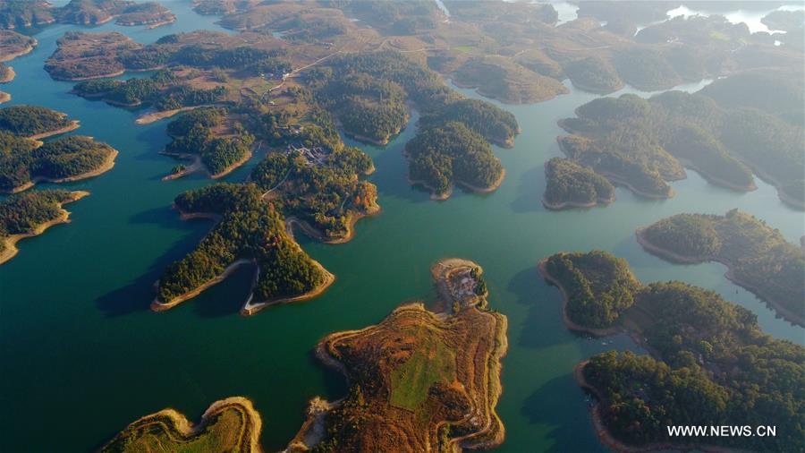 الصورة: جمال بحيرة تسيشيا في مقاطعة هونان الصينية