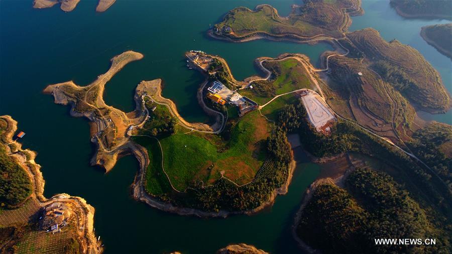 الصورة: جمال بحيرة تسيشيا في مقاطعة هونان الصينية