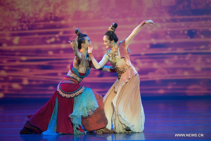 （文化）（2）“文化中国·四海同春”新春晚会在澳门上演