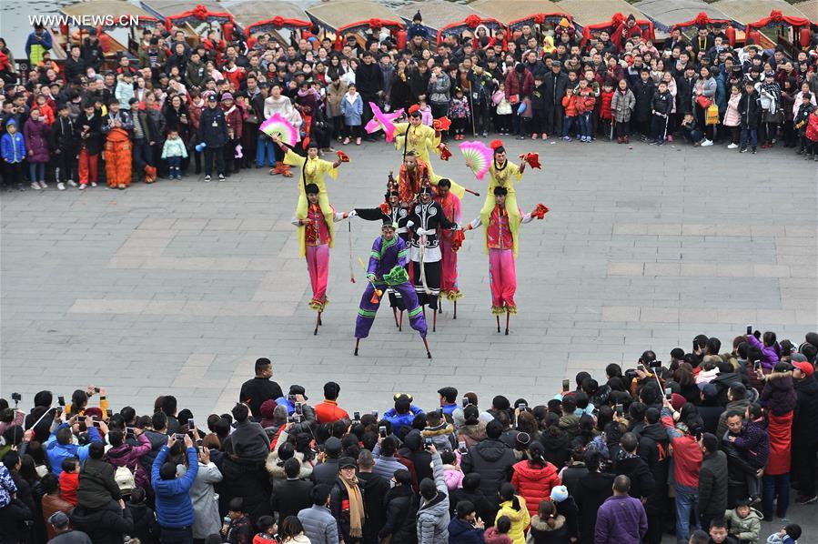 الصورة: الصين تستقبل 386 مليون زائر خلال عطلة عيد الربيع