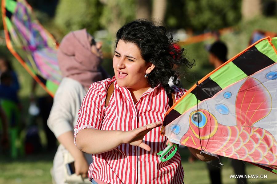 الصورة: بغداد تقيم مهرجانا للطائرات الورقية بمناسبة حلول فصل الربيع