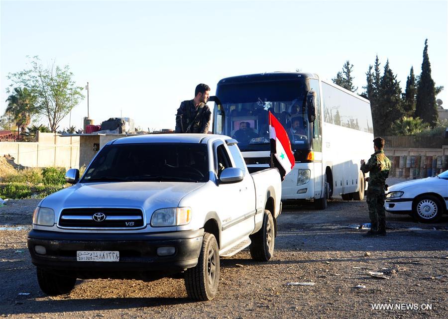 الصورة: مغادرة دفعة جديدة من مقاتلي جيش الإسلام من مدينة دوما بالغوطة الشرقية إلى جرابلس