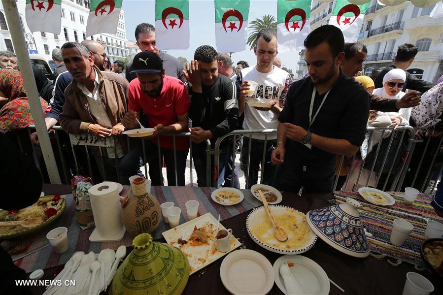 الصورة: الجزائر تنظم أول مهرجان دولي للكسكسي