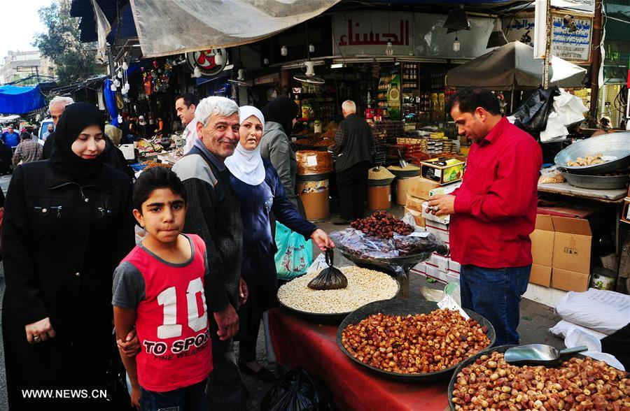 استعدادات في دمشق لاستقبال شهر رمضان الكريم