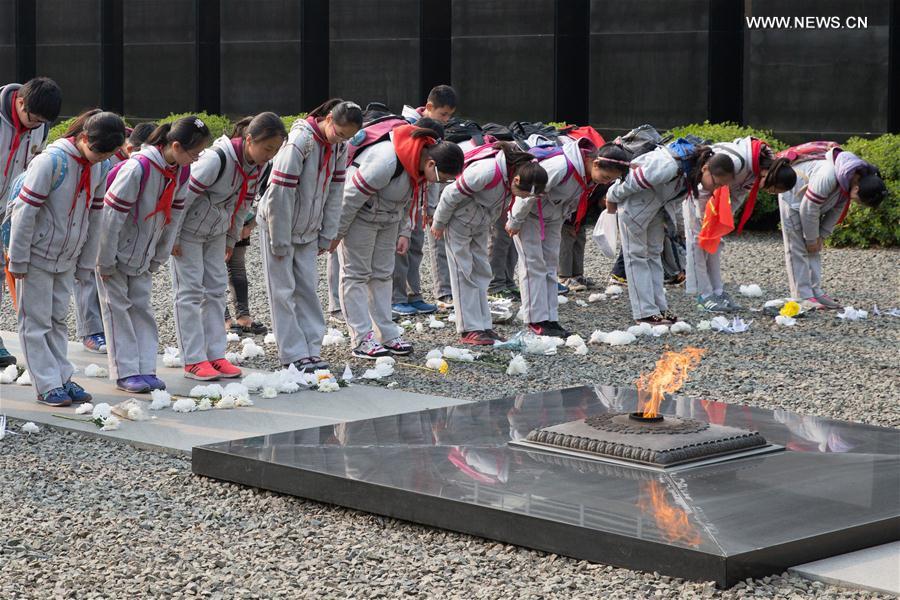 #（社会）（2）清明前夕悼念南京大屠杀遇难同胞