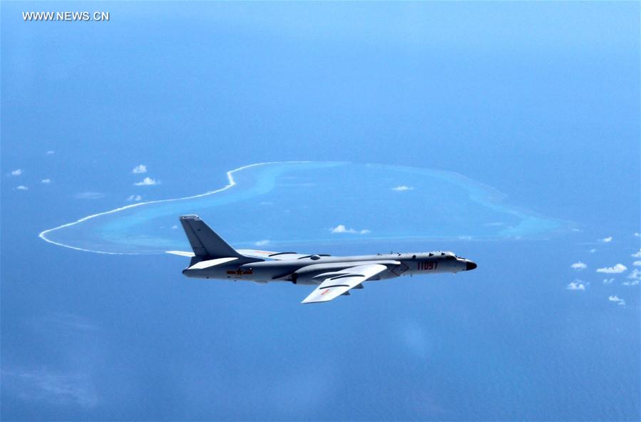 الصورة: دورية اعتيادية من القوات الجوية في بحر الصين الجنوبي
