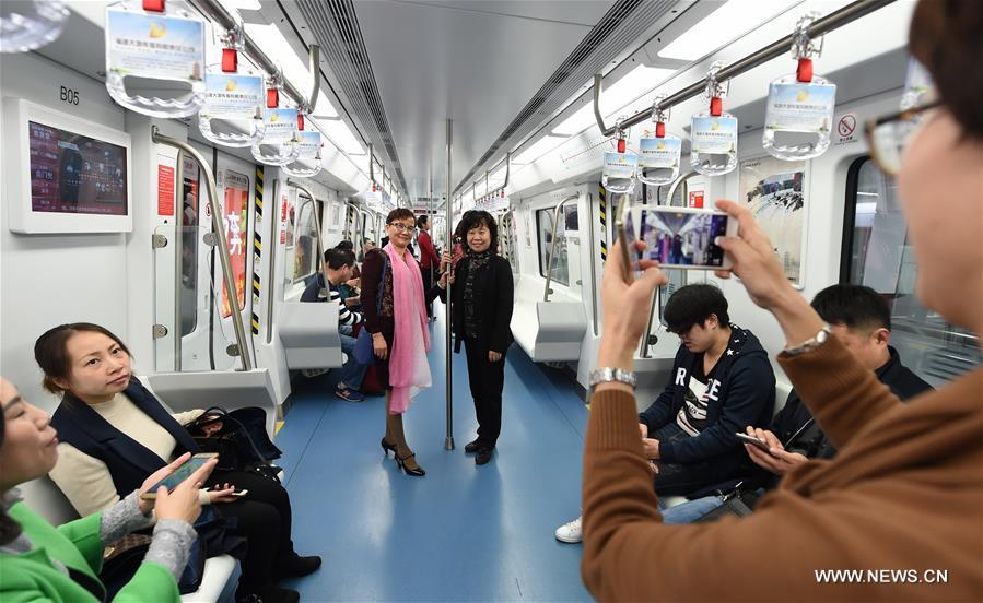  الصورة: تشغيل أول مترو أنفاق في مدينة بجنوب شرقي الصين