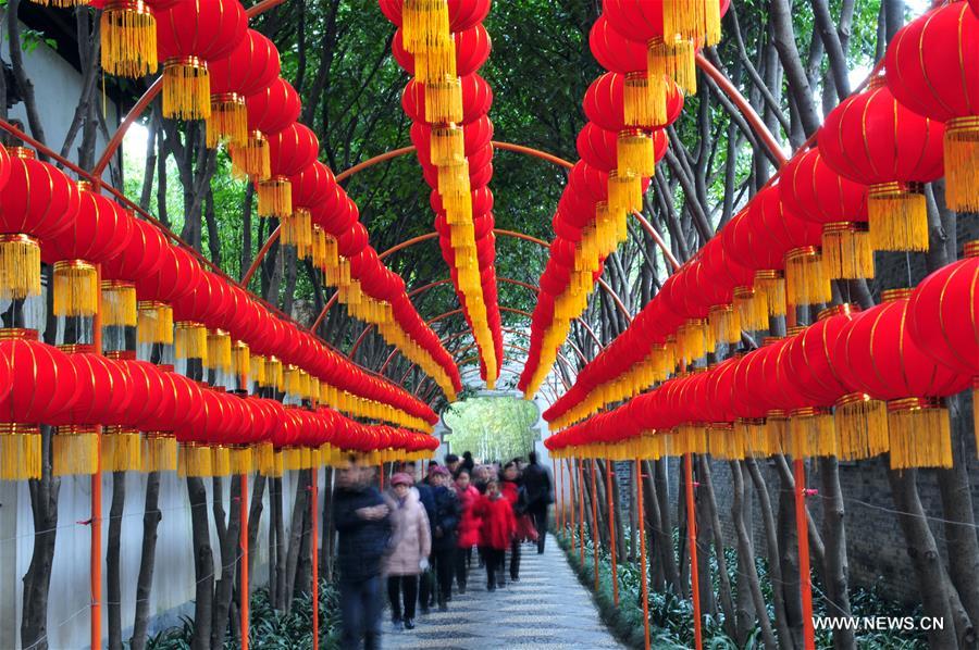  الصورة: أكثر من 258 مليون سائح بالصين في الأيام الـ4 الأولى من عطلة عيد الربيع