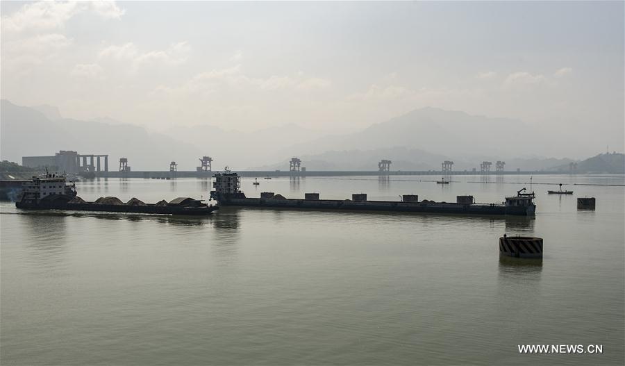 الصورة : نجاح تجربة تخزين المياه بارتفاع 175 مترا في مشروع المضائق الثلاثة الصيني 