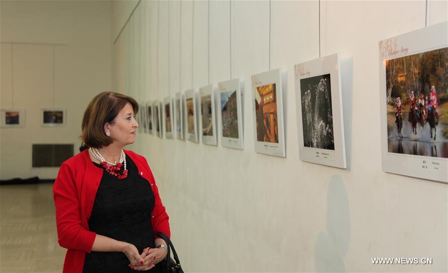 الصورة: معرض المطبوعات الصيني في بيروت يحتفل بإصدار كتاب "يدًا بيد - قصة قرن من الصداقة الصينية - اللبنانية" 