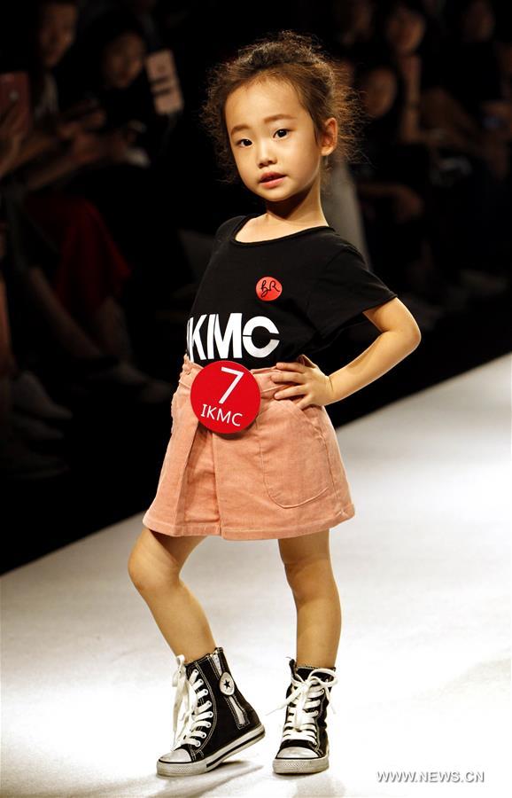 الصورة: افتتاح معرض شانغهاي الدولي لأزياء الاطفال في الصين