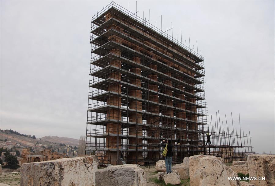 الصورة: مجمع المعابد في بعلبك اللبنانية يخضع لعمليات صيانة وإصلاحات