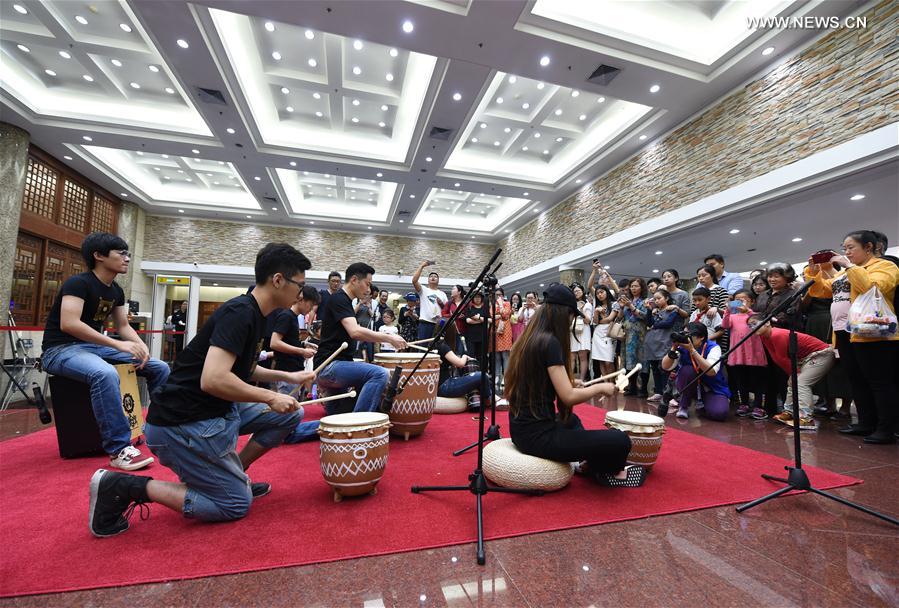 （文化）（4）南京博物院夜游活动迎来众多市民