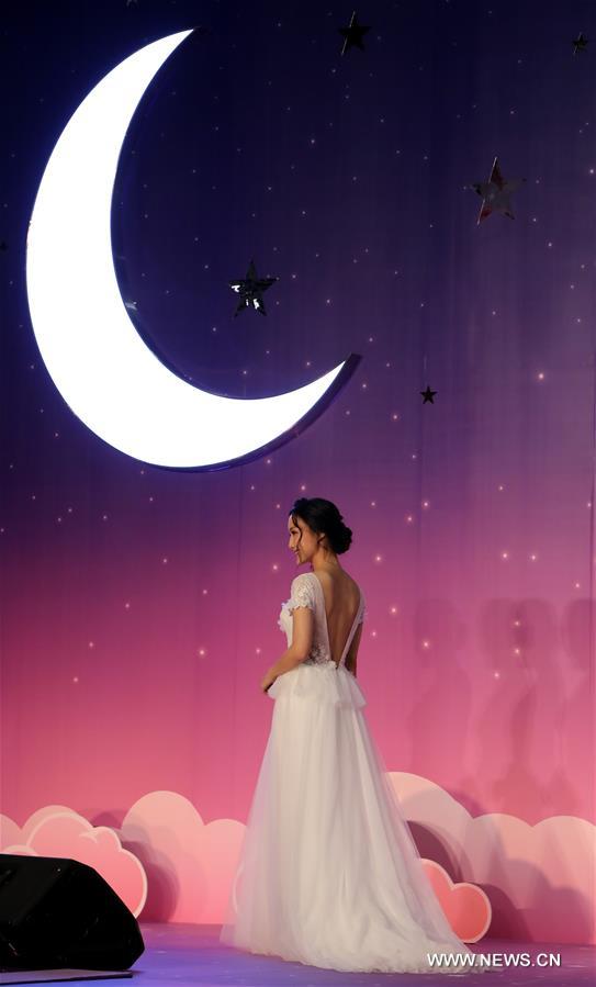 （服务）（7）香港结婚节上演婚纱汇演