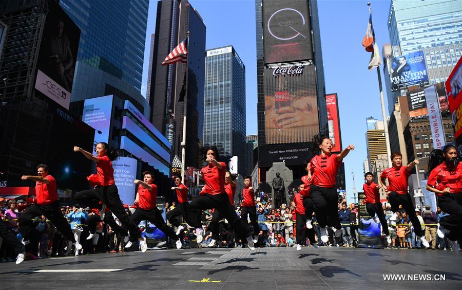 （体育）（1）中国功夫亮相纽约时报广场