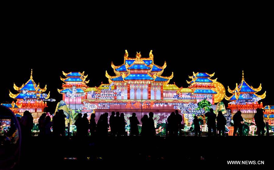 الصورة: مهرجان الفوانيس الملونة في ووهان