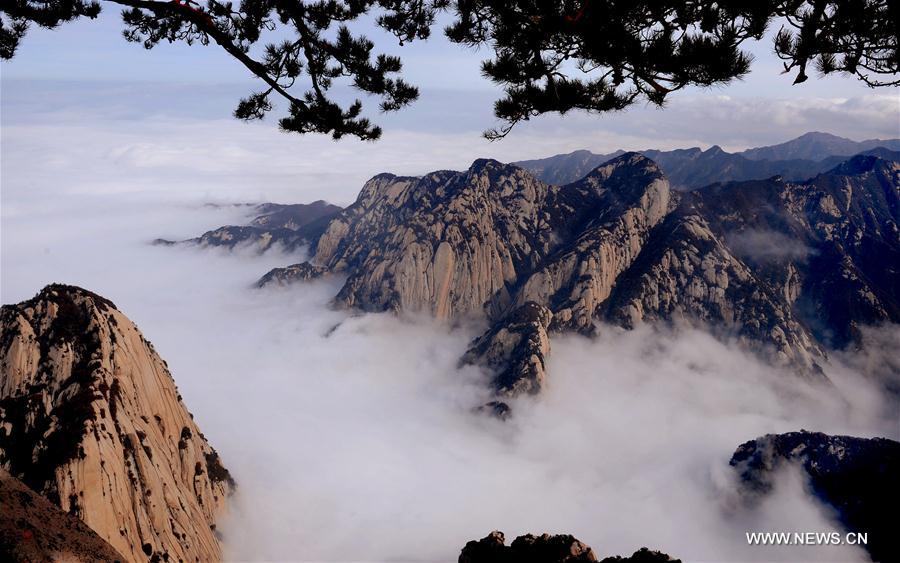 （美丽中国）（3）冬日华山：云雾飘渺险峰秀