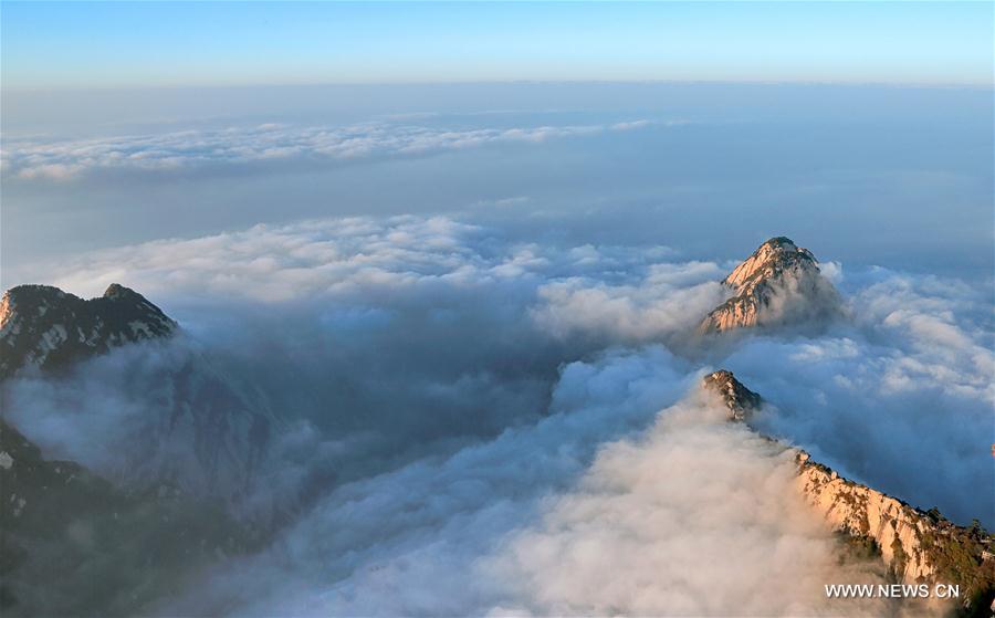 （美丽中国）（4）冬日华山：云雾飘渺险峰秀