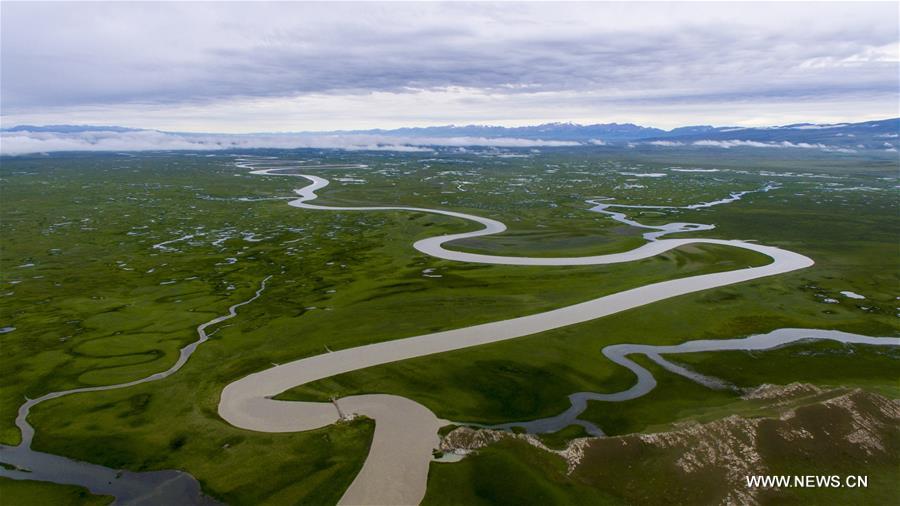 （图文互动）（3）“飞阅”天山 穿越新疆最美公路
