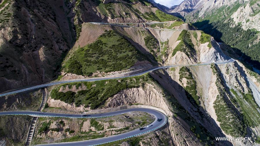 （图文互动）（10）“飞阅”天山 穿越新疆最美公路