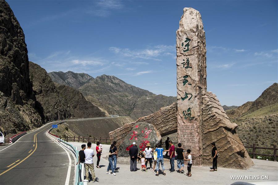 （图文互动）（2）“飞阅”天山 穿越新疆最美公路