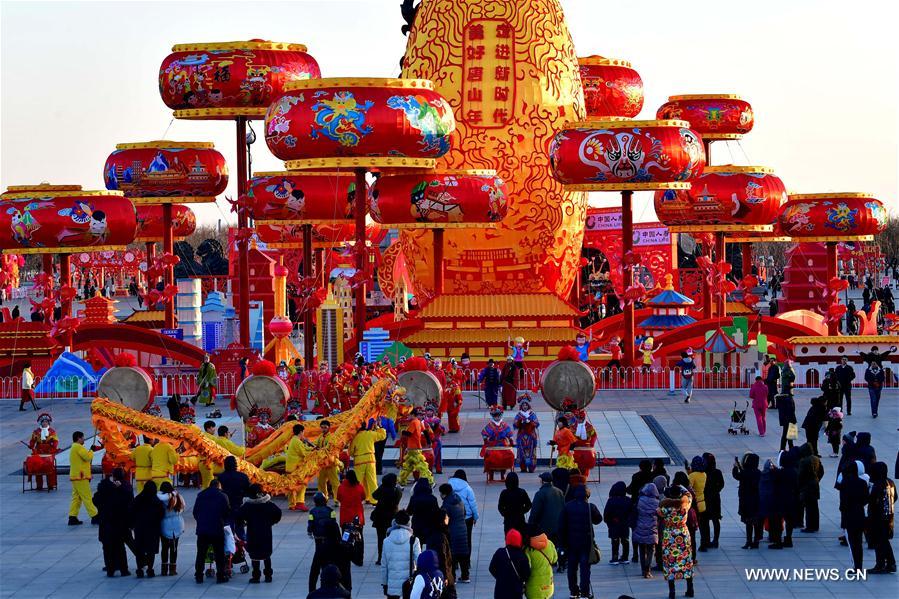 الصورة: مهرجان الفوانيس قبيل عيد الربيع التقليدي الصيني في شمالي الصين