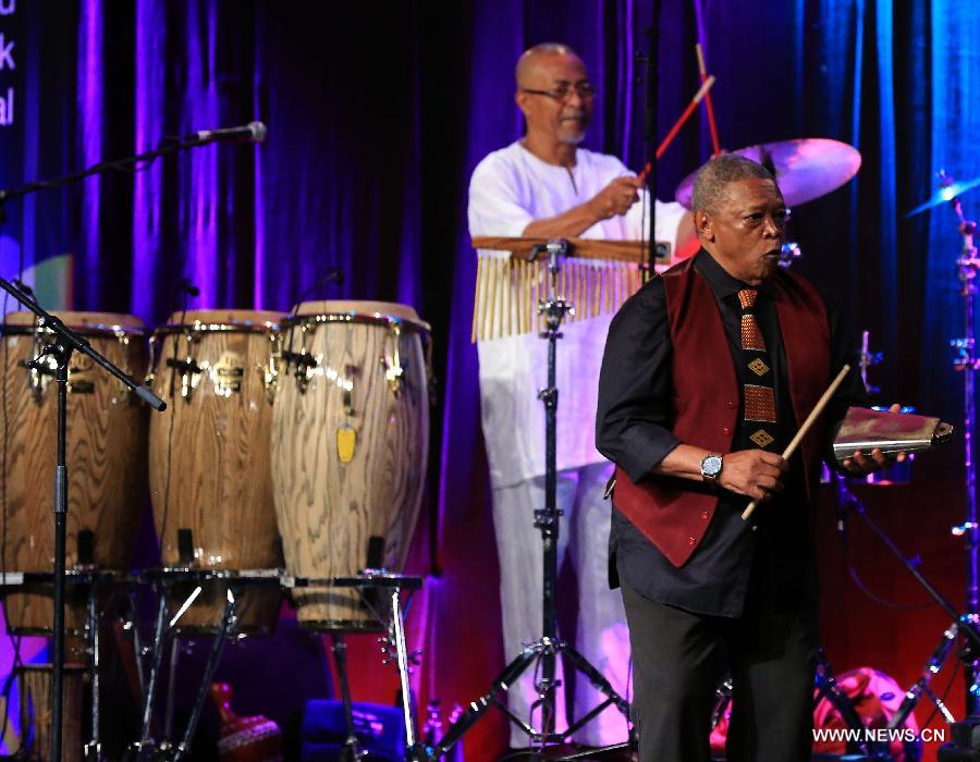 （XHDW）（1）南非音乐家休&middot;马斯盖拉献艺莱茵高音乐节