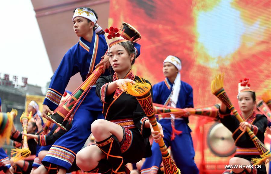  الصورة: إقامة مهرجان تقليدي لقومية ياو جنوبي الصين