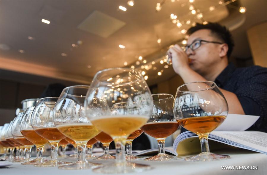  الصورة: انطلاق مسابقة البيرة يدوية الصنع في بكين