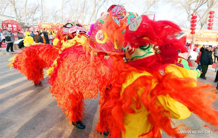 الصورة: الصينيون يحتفلون بعيد الربيع