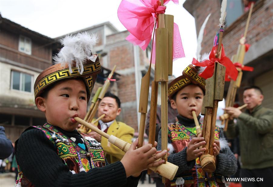 الصورة: الصينيون يحتفلون بعيد الربيع