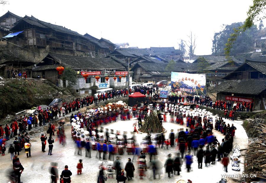  الصورة: احتفالات بالعام الجديد في جنوب غربي الصين